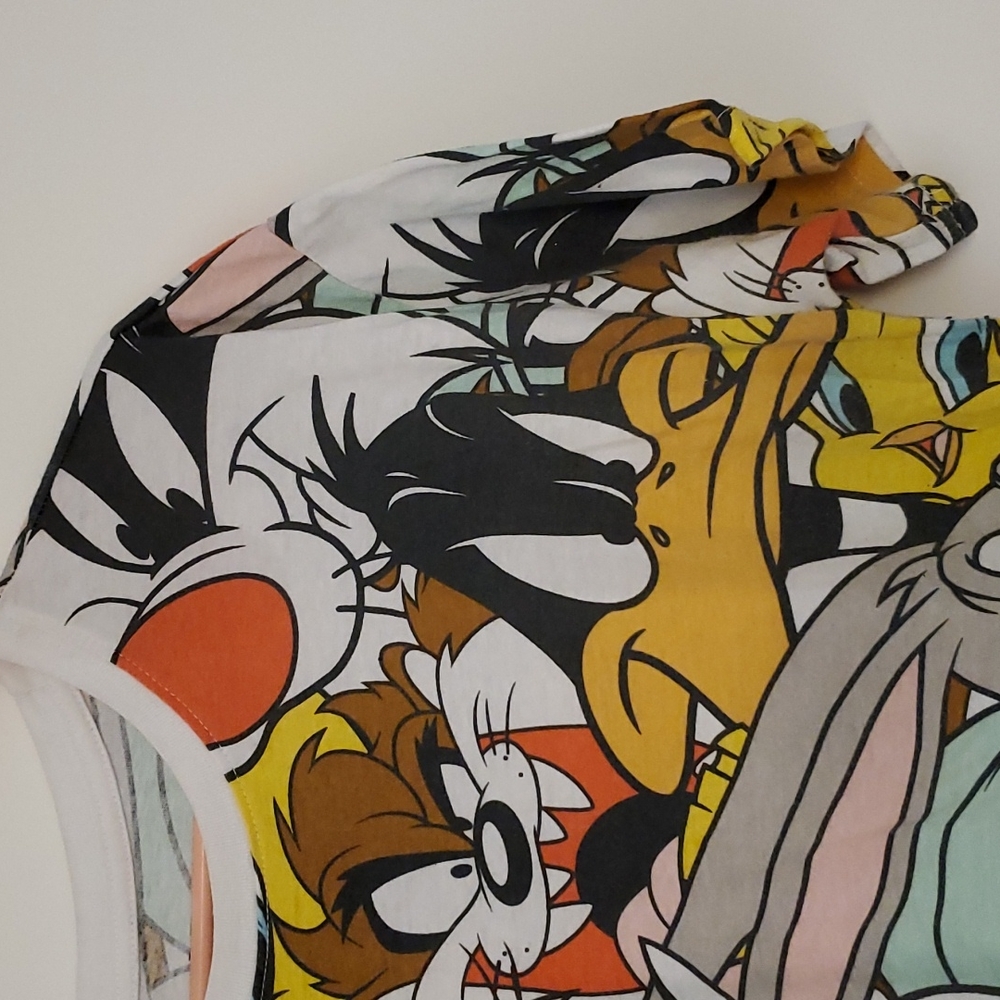 Looney Tunes Bugs Bunny Sylvester Tweety Taz and more Graphic Tee Med./Lg. - Picture 2 of 4